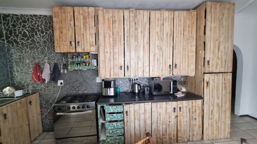 5 Bedroom Property for Sale in Villieria Gauteng