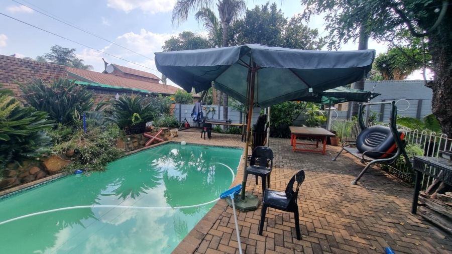 5 Bedroom Property for Sale in Villieria Gauteng