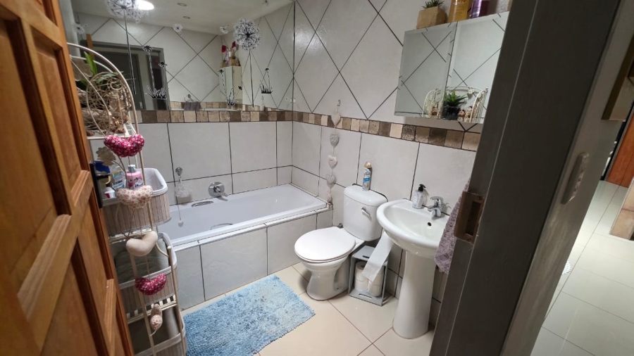 3 Bedroom Property for Sale in Doornpoort Gauteng