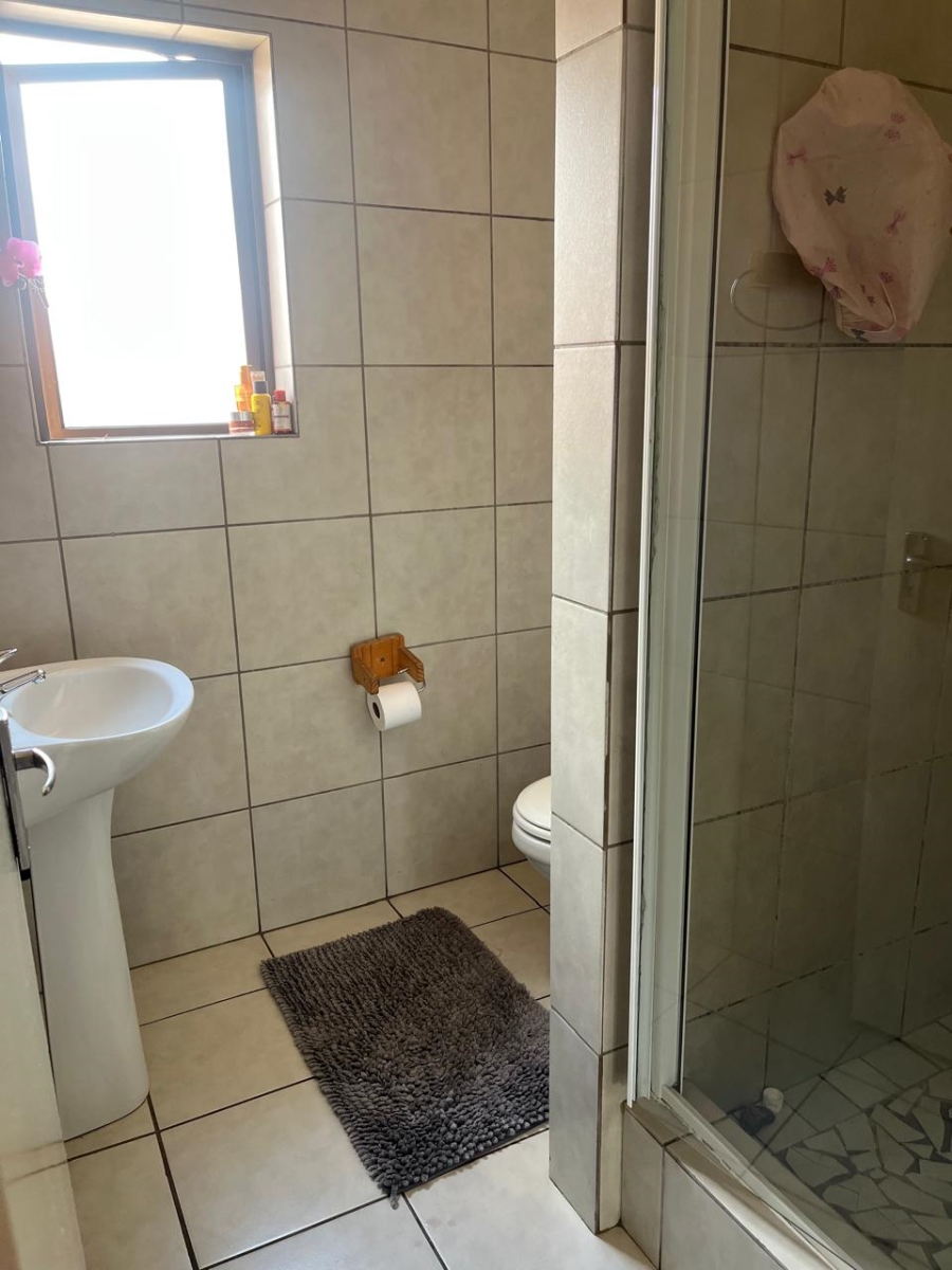 2 Bedroom Property for Sale in Germiston Central Gauteng