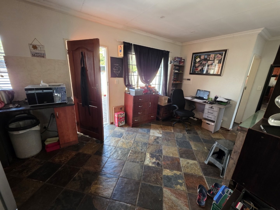 2 Bedroom Property for Sale in Annlin Gauteng