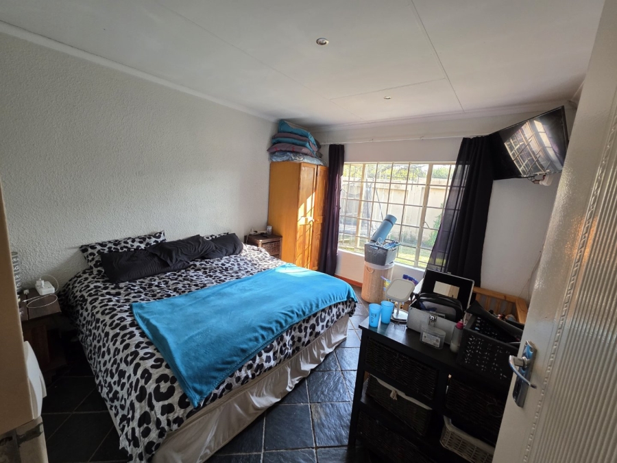 2 Bedroom Property for Sale in Annlin Gauteng