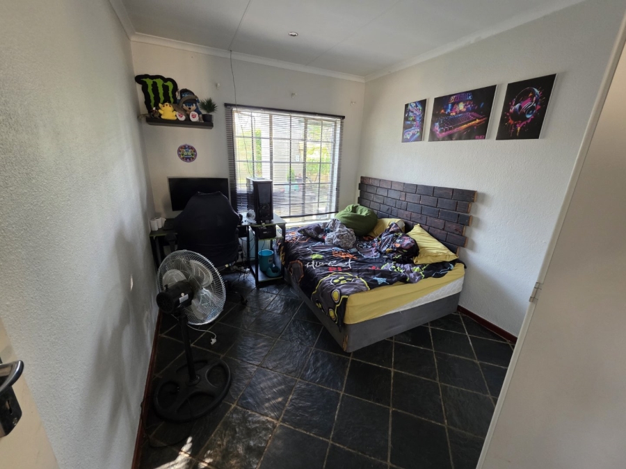 2 Bedroom Property for Sale in Annlin Gauteng