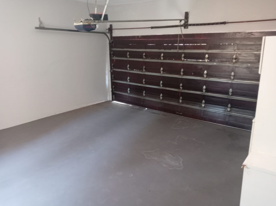 To Let 6 Bedroom Property for Rent in Kyalami Estates Gauteng