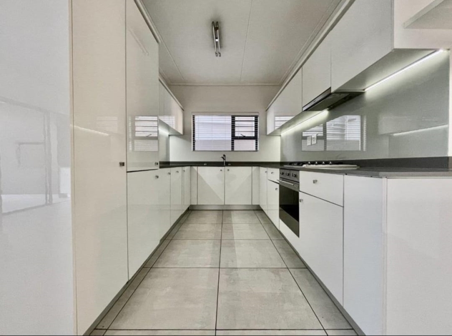 To Let 3 Bedroom Property for Rent in Waterfall Gauteng