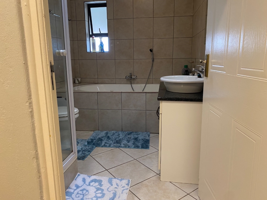 3 Bedroom Property for Sale in Fairland Gauteng