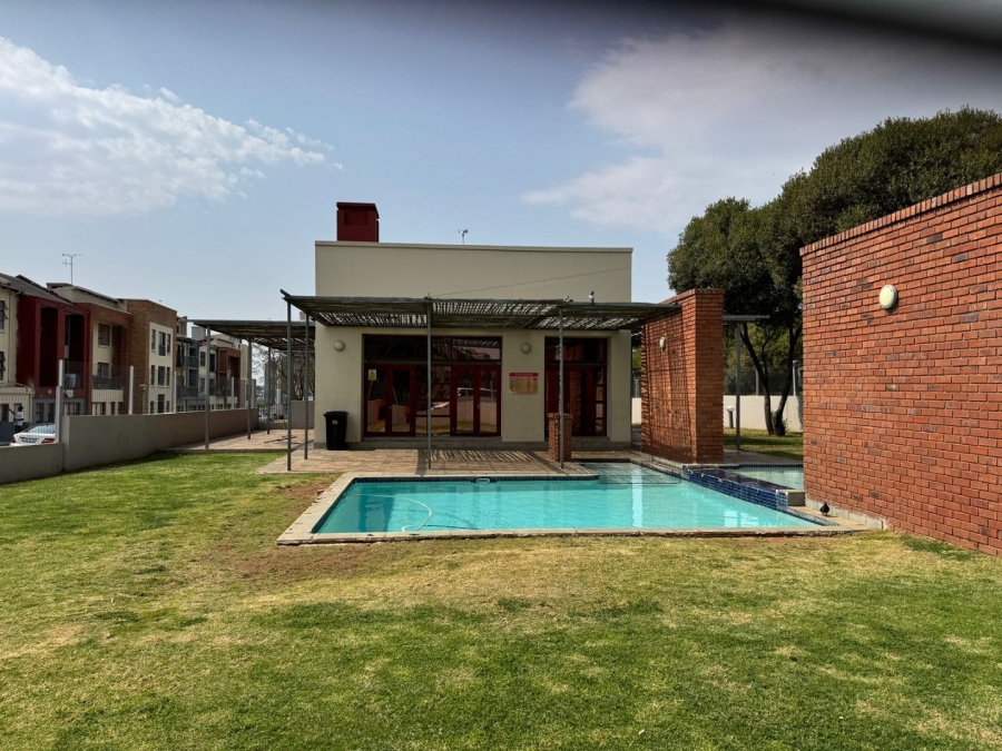 2 Bedroom Property for Sale in Carlswald Gauteng