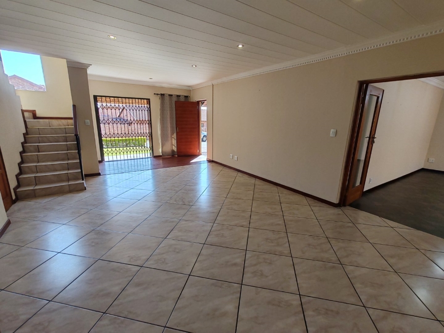 4 Bedroom Property for Sale in Magalieskruin Gauteng