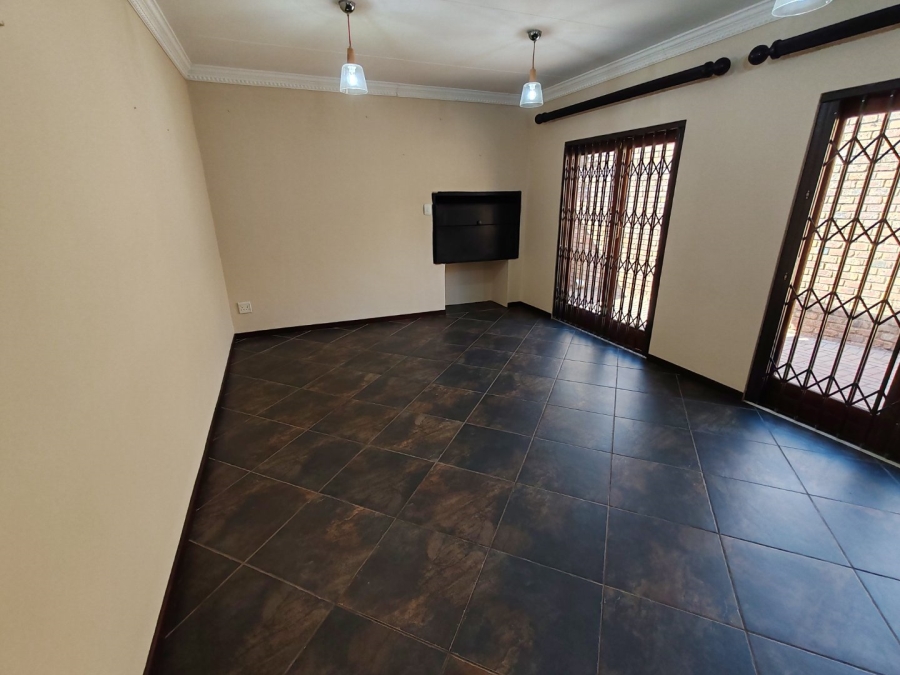 4 Bedroom Property for Sale in Magalieskruin Gauteng
