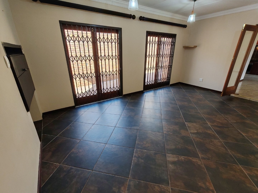 4 Bedroom Property for Sale in Magalieskruin Gauteng