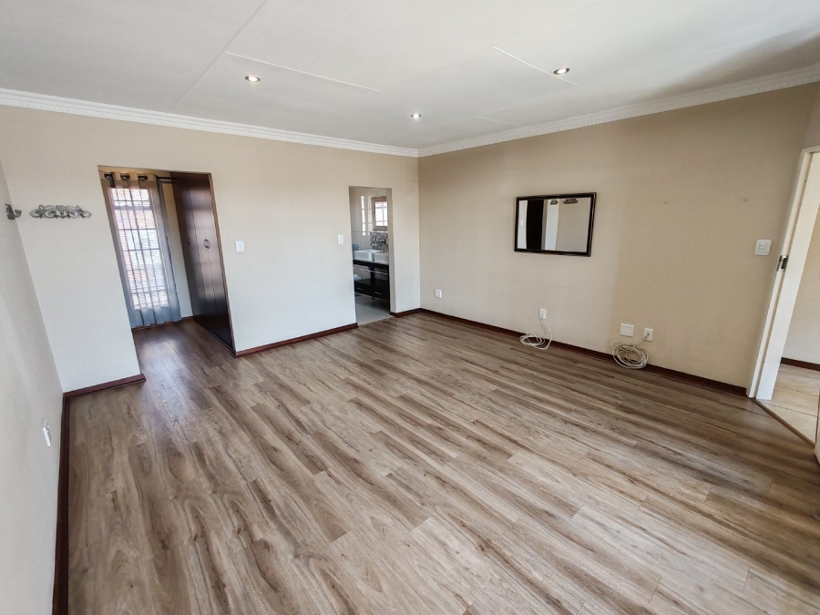 4 Bedroom Property for Sale in Magalieskruin Gauteng