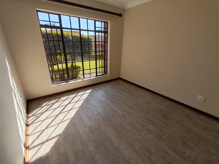 4 Bedroom Property for Sale in Magalieskruin Gauteng