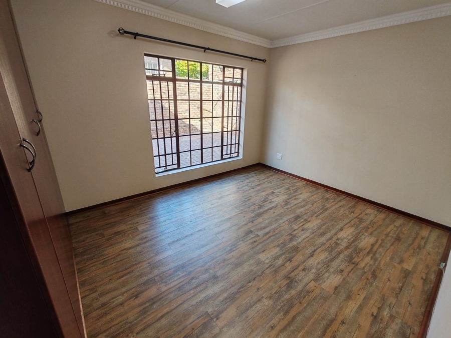 4 Bedroom Property for Sale in Magalieskruin Gauteng