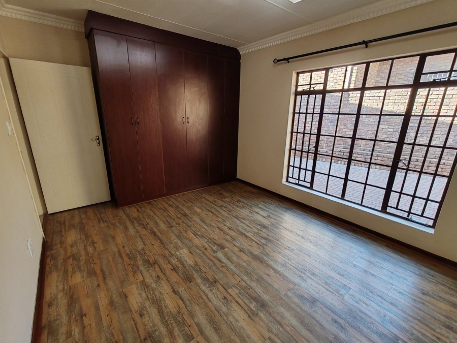 4 Bedroom Property for Sale in Magalieskruin Gauteng