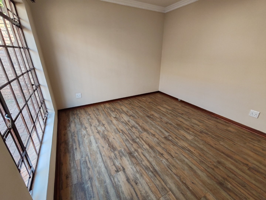 4 Bedroom Property for Sale in Magalieskruin Gauteng