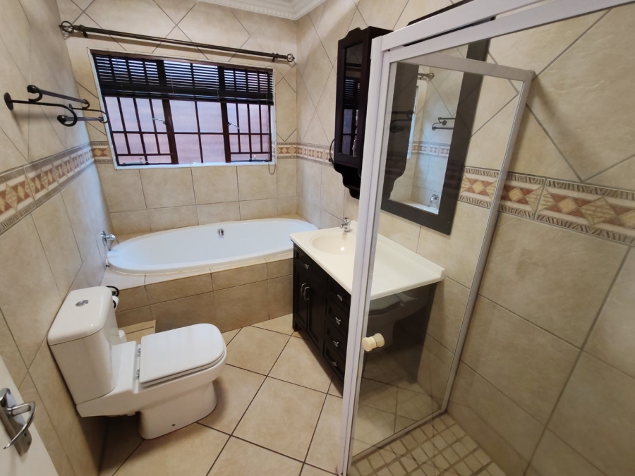 4 Bedroom Property for Sale in Magalieskruin Gauteng