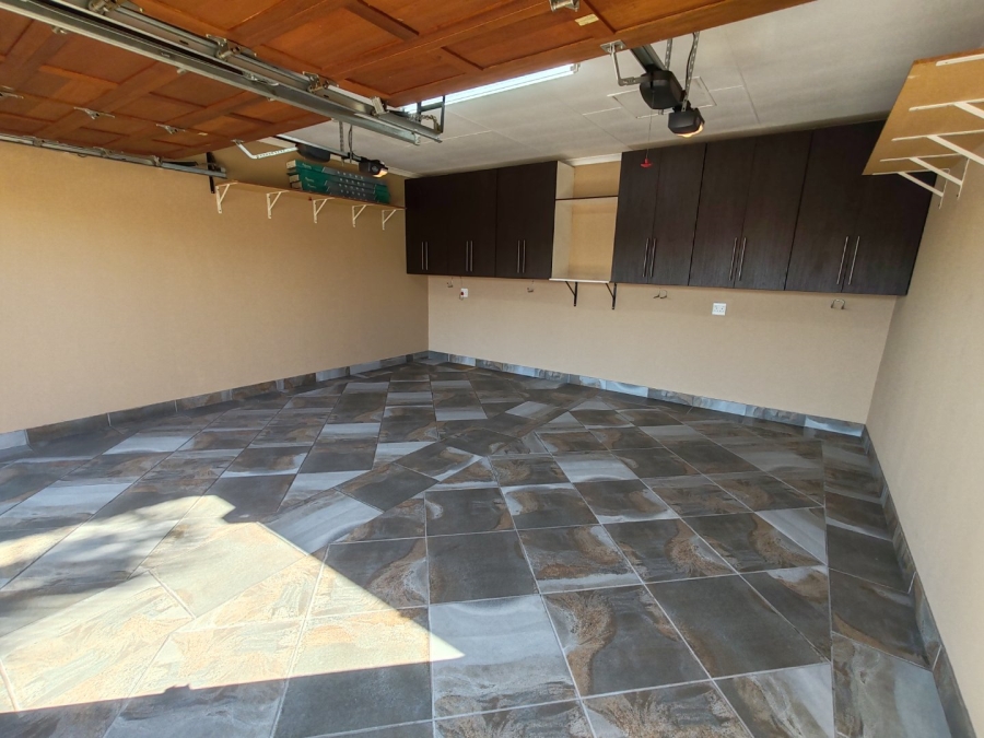 4 Bedroom Property for Sale in Magalieskruin Gauteng