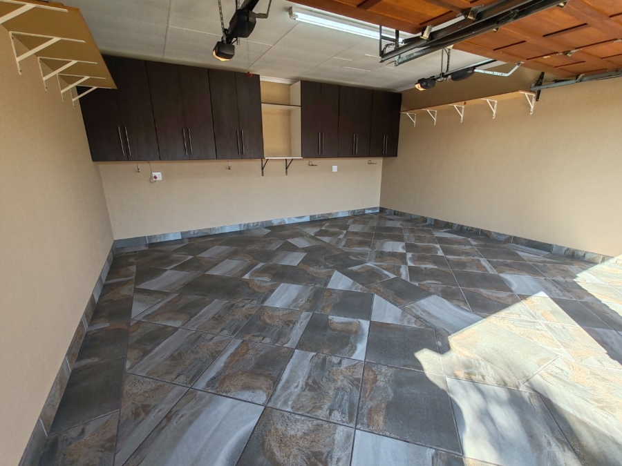 4 Bedroom Property for Sale in Magalieskruin Gauteng