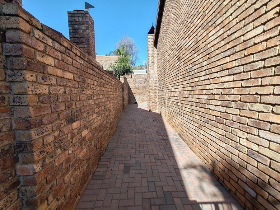 4 Bedroom Property for Sale in Magalieskruin Gauteng