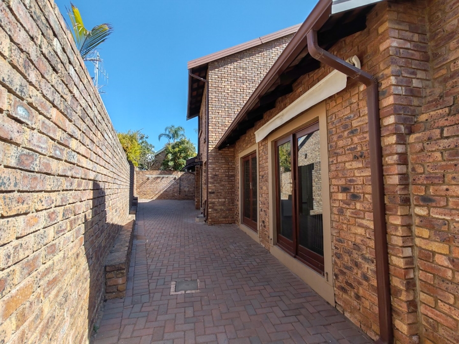 4 Bedroom Property for Sale in Magalieskruin Gauteng