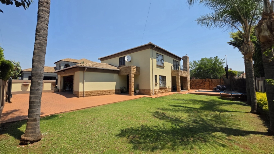 5 Bedroom Property for Sale in Montana Tuine Gauteng