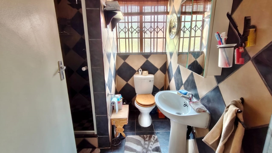 5 Bedroom Property for Sale in Vaal Marina Gauteng