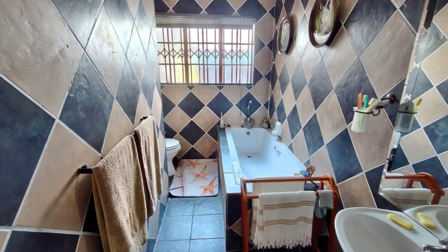 5 Bedroom Property for Sale in Vaal Marina Gauteng