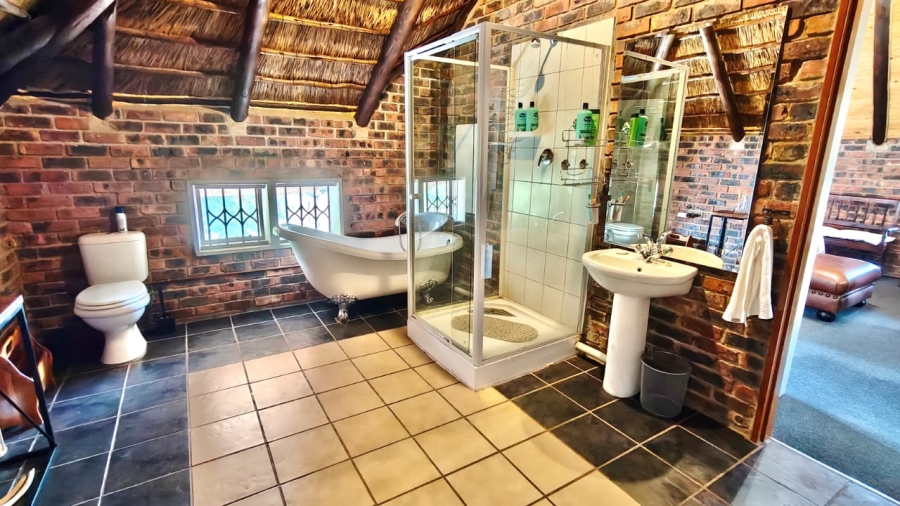 5 Bedroom Property for Sale in Vaal Marina Gauteng