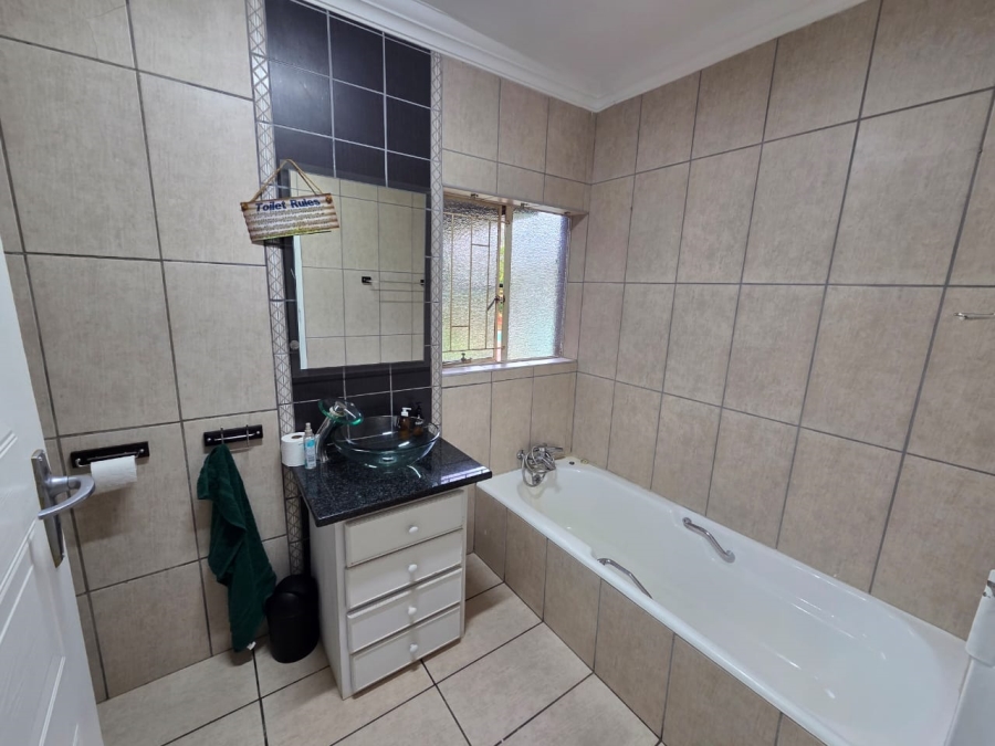 4 Bedroom Property for Sale in Magalieskruin Gauteng