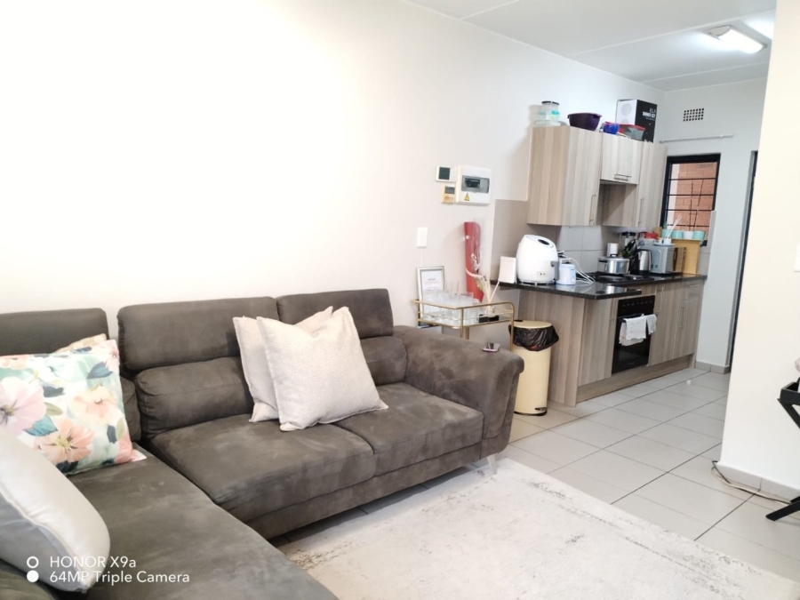 To Let 2 Bedroom Property for Rent in Ravenswood Gauteng