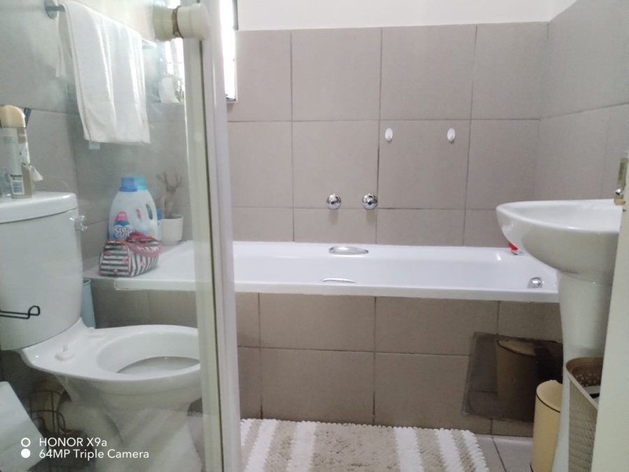 To Let 2 Bedroom Property for Rent in Ravenswood Gauteng