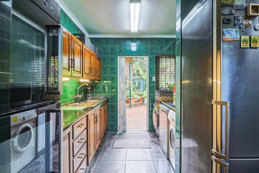 5 Bedroom Property for Sale in Zwartkop Gauteng