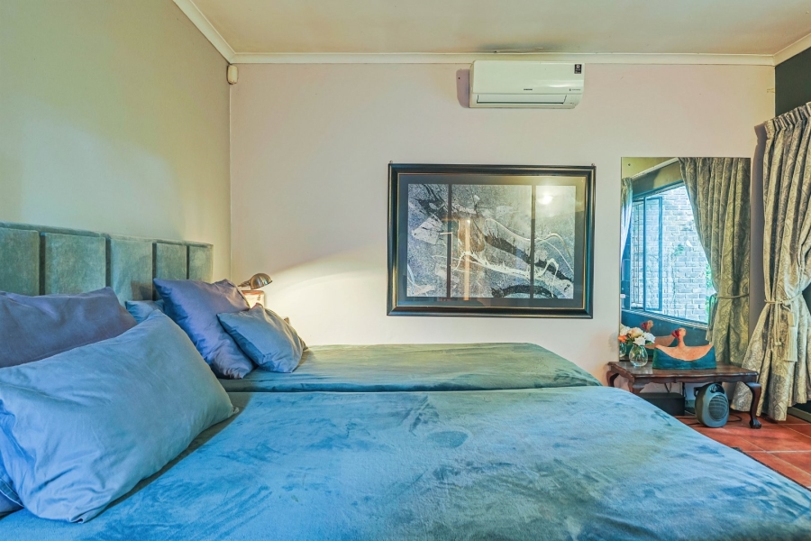 5 Bedroom Property for Sale in Zwartkop Gauteng