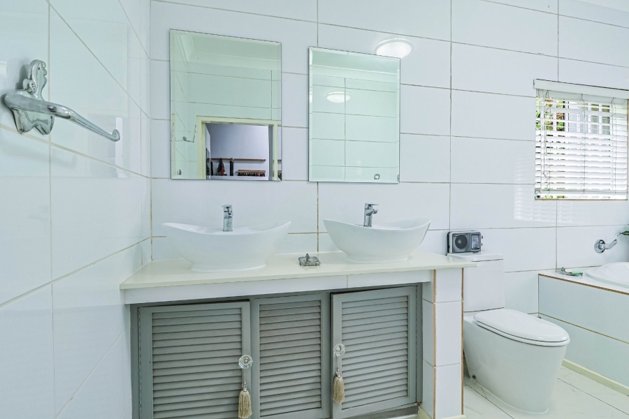 5 Bedroom Property for Sale in Zwartkop Gauteng