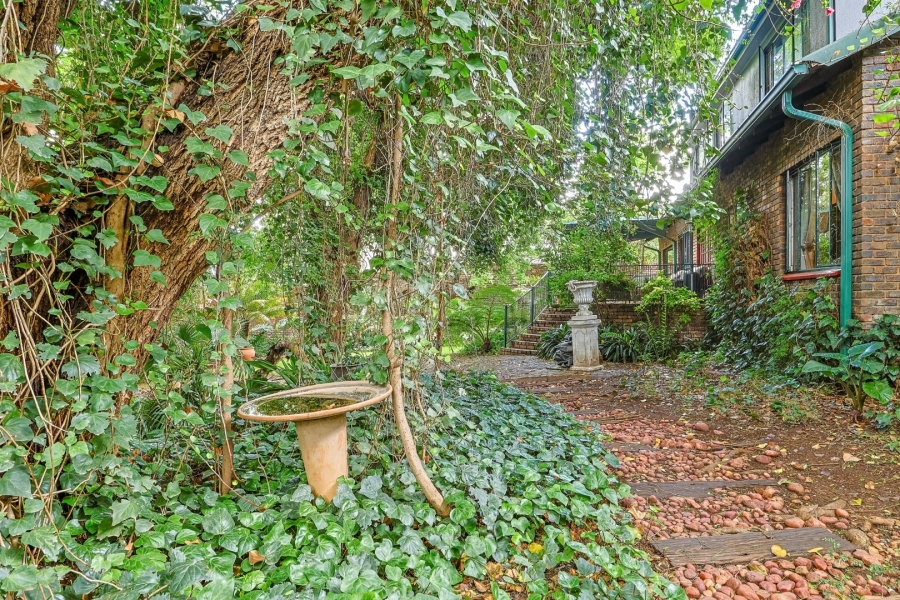 5 Bedroom Property for Sale in Zwartkop Gauteng