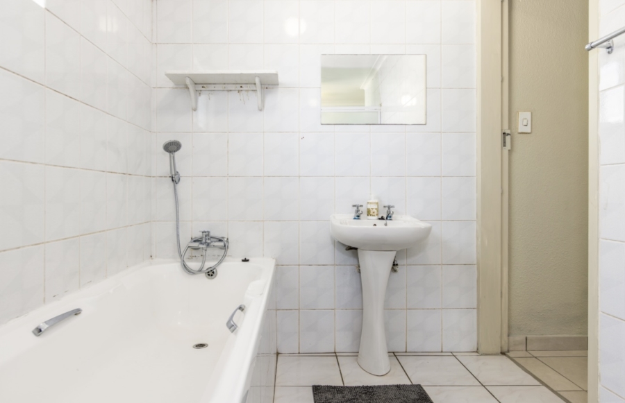 To Let 3 Bedroom Property for Rent in Noordwyk Gauteng