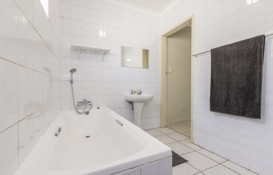 To Let 3 Bedroom Property for Rent in Noordwyk Gauteng