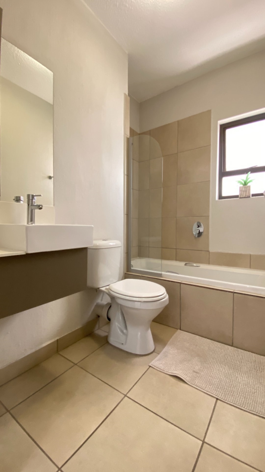 To Let 2 Bedroom Property for Rent in Fourways Gauteng