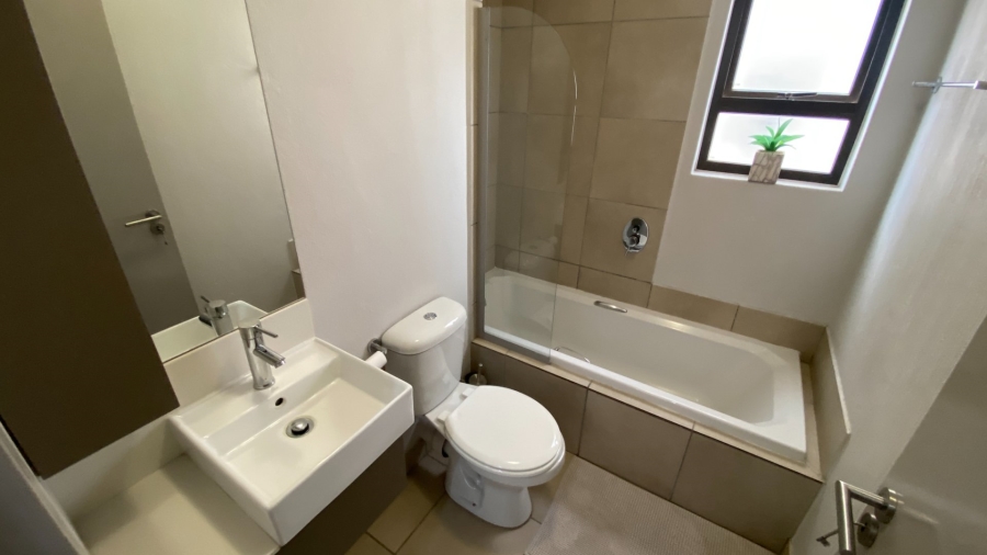 To Let 2 Bedroom Property for Rent in Fourways Gauteng