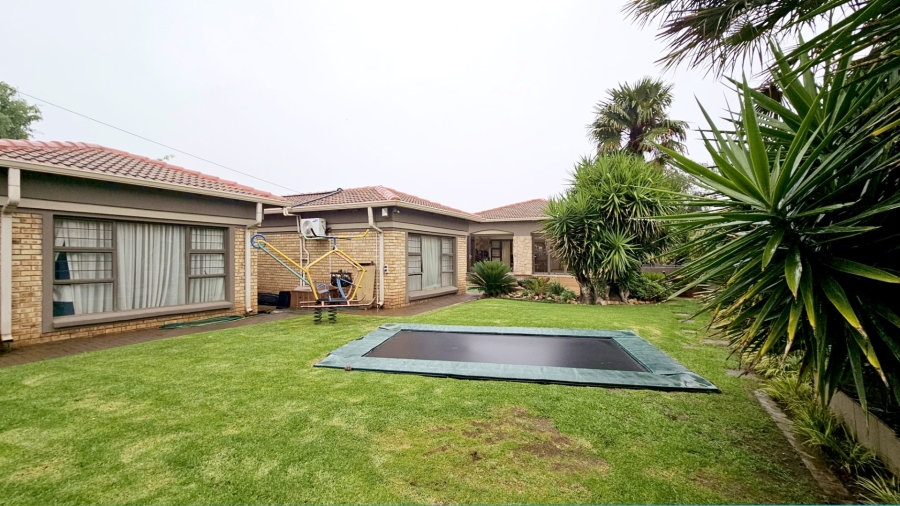4 Bedroom Property for Sale in Vanderbijlpark SE 4 Gauteng