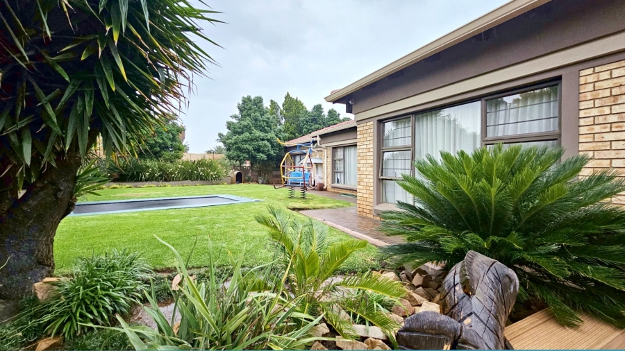 4 Bedroom Property for Sale in Vanderbijlpark SE 4 Gauteng