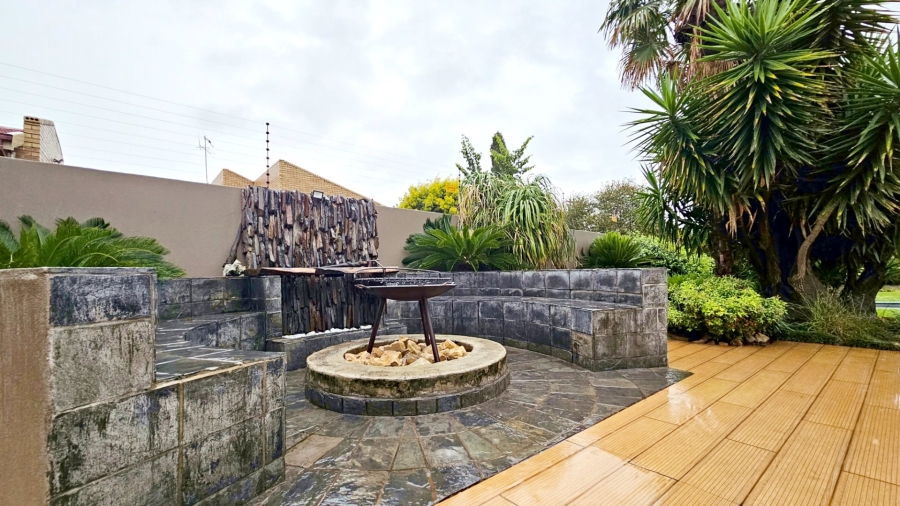 4 Bedroom Property for Sale in Vanderbijlpark SE 4 Gauteng