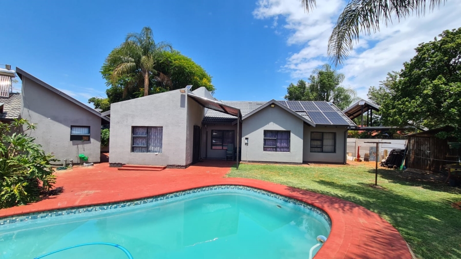 3 Bedroom Property for Sale in Doornpoort Gauteng