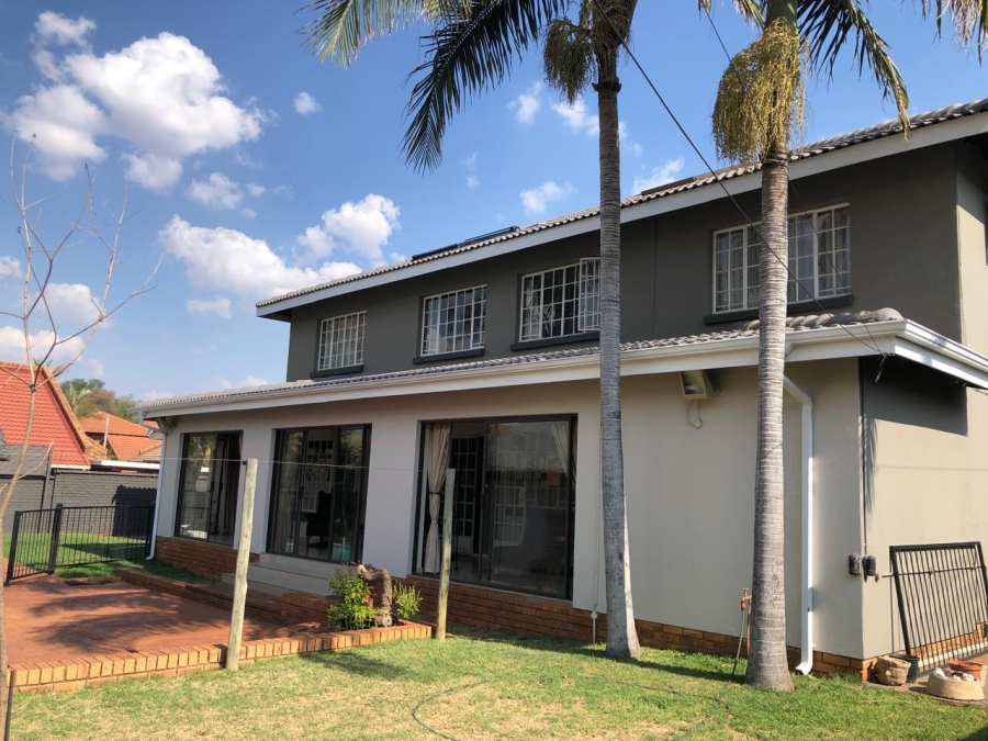 5 Bedroom Property for Sale in Montana Park Gauteng