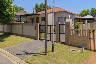 To Let 3 Bedroom Property for Rent in Primrose Gauteng