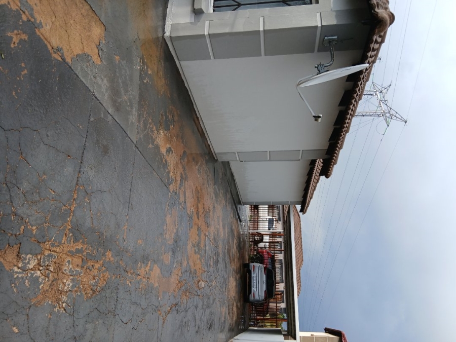 To Let 3 Bedroom Property for Rent in Rosslyn Gauteng