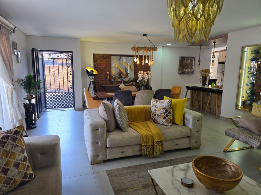 3 Bedroom Property for Sale in Dayanglen Gauteng