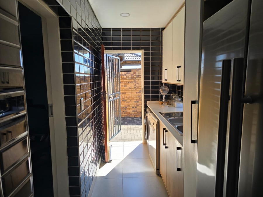 3 Bedroom Property for Sale in Dayanglen Gauteng