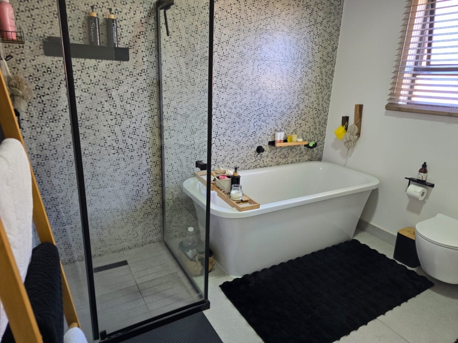 3 Bedroom Property for Sale in Dayanglen Gauteng