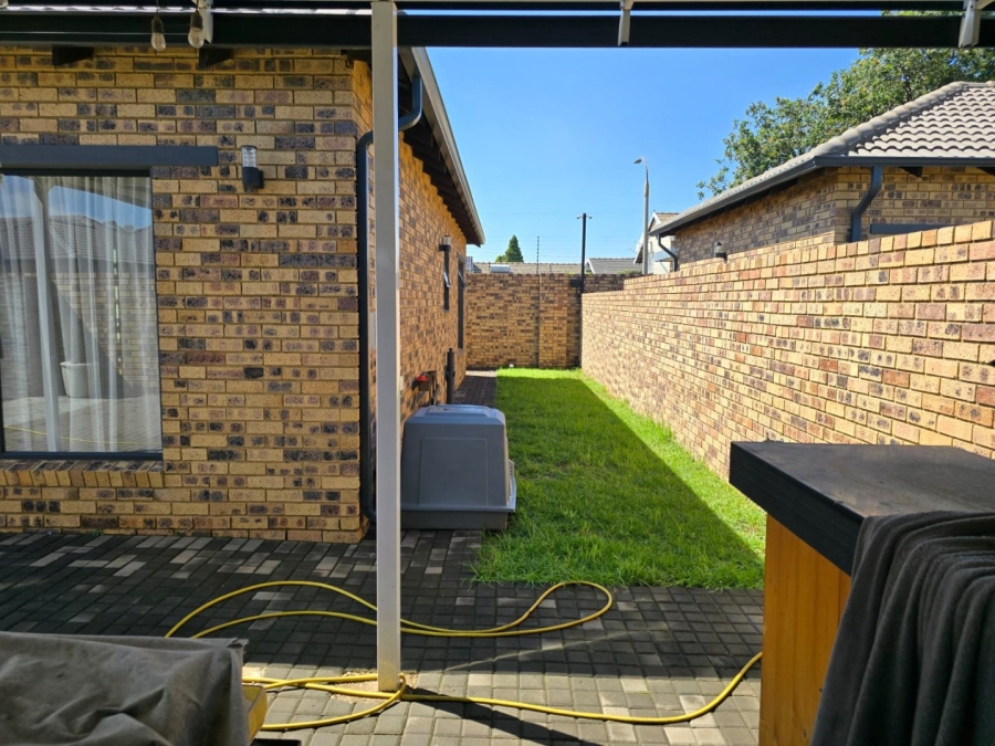 3 Bedroom Property for Sale in Dayanglen Gauteng